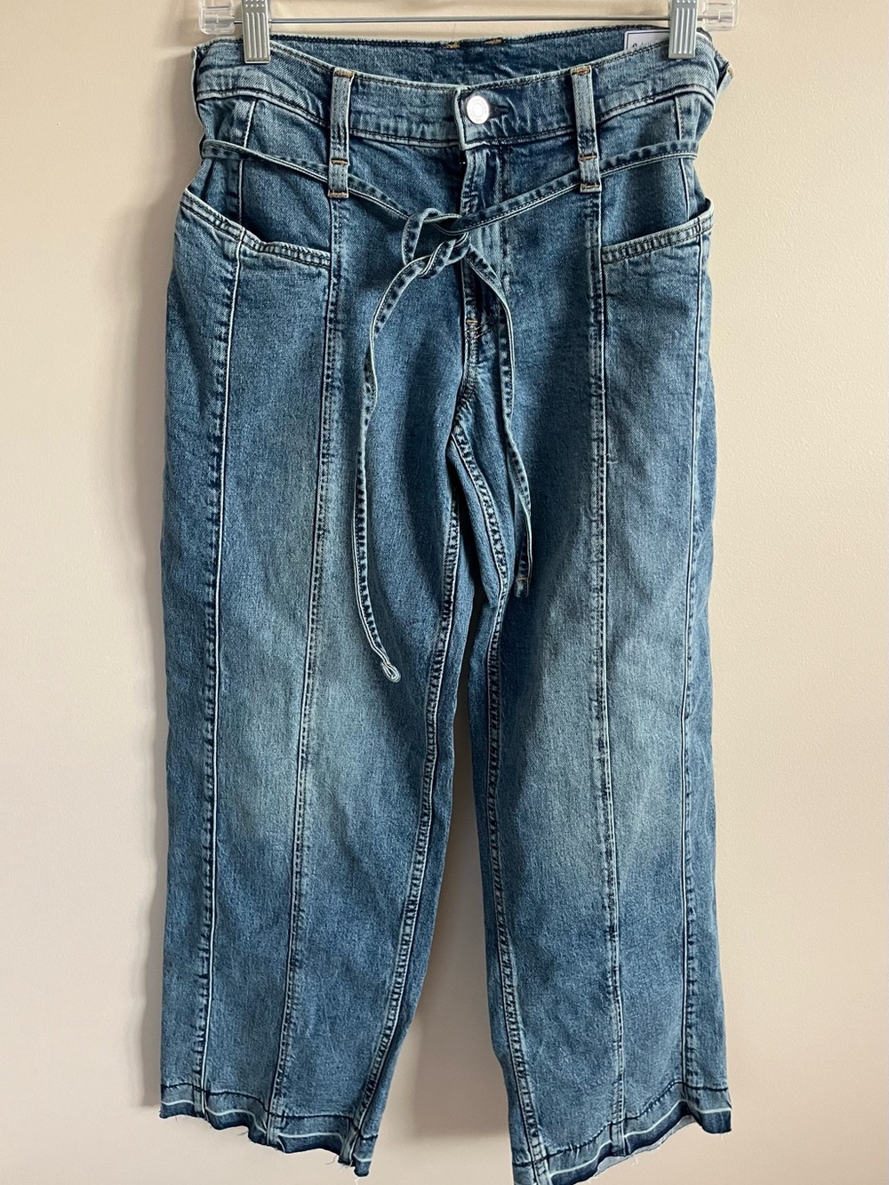 NWOT-GAP 90s Loose Jeans, Size 27/4 Petite